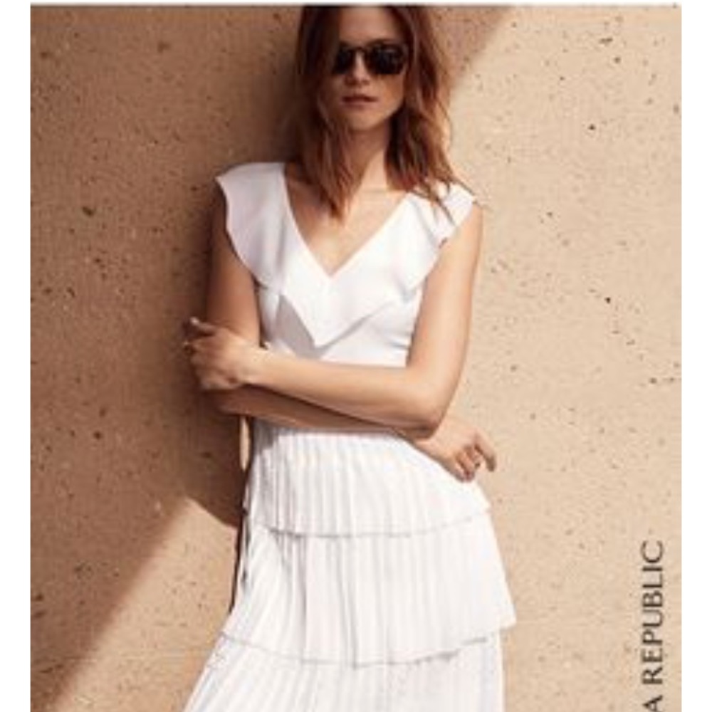 4P Banana Republic White Laser Cut Pleated Dress